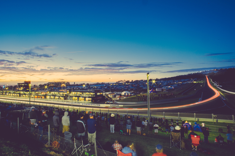 Illustration for article titled McLaren Starts Your Week With Awesome GT3 Wallpapers From The Bathurst 12 Hour